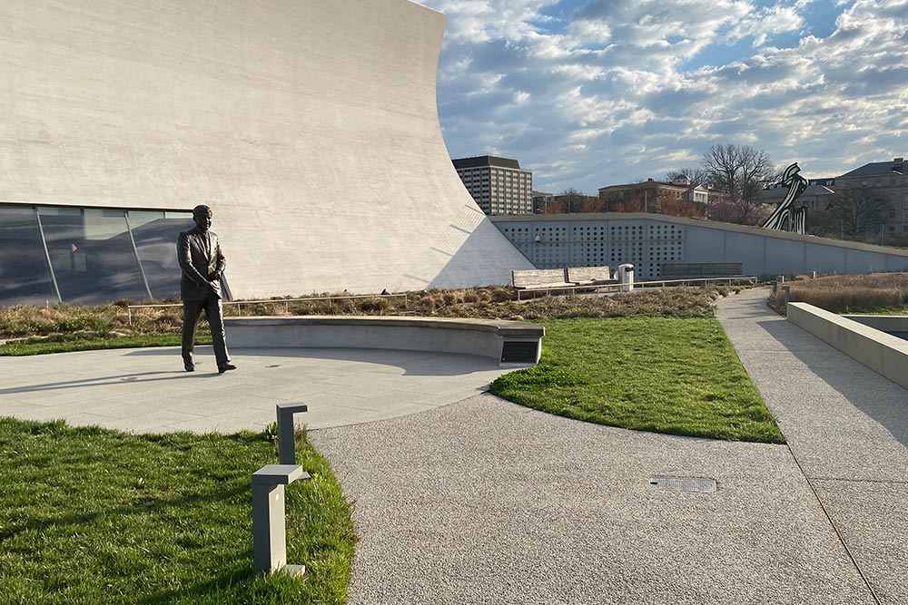 JFK Statue at Skylight